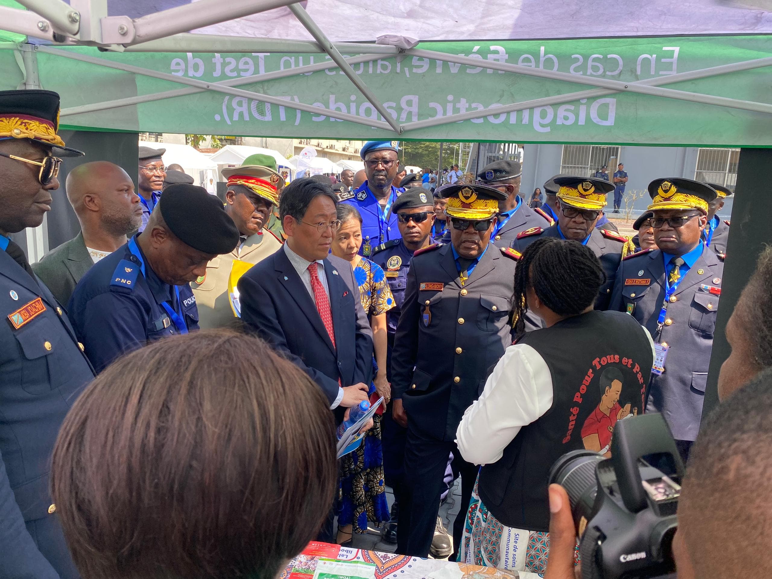 LA COLLABORATION DE SANRU ENTRE DU SERVICE DE SANTE DE LA POLICE  CONGOLAISE : UNE UNION PARFAITE